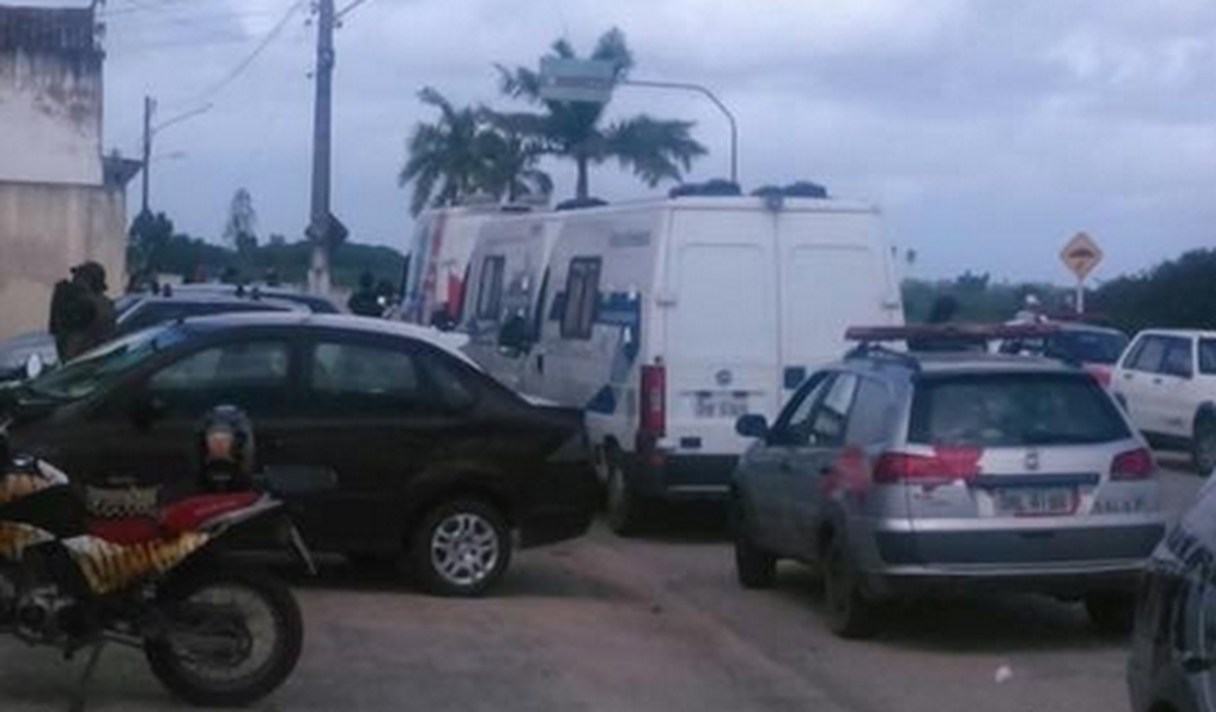 Presos são transferidos de Penedo para Penitenciária do Agreste nesta sexta-feira (17)