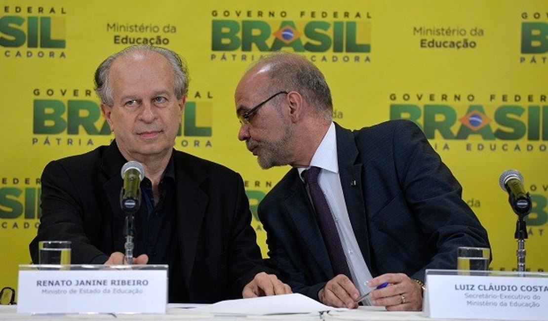 Ministério da Educação anuncia que o dinheiro para o Fies acabou