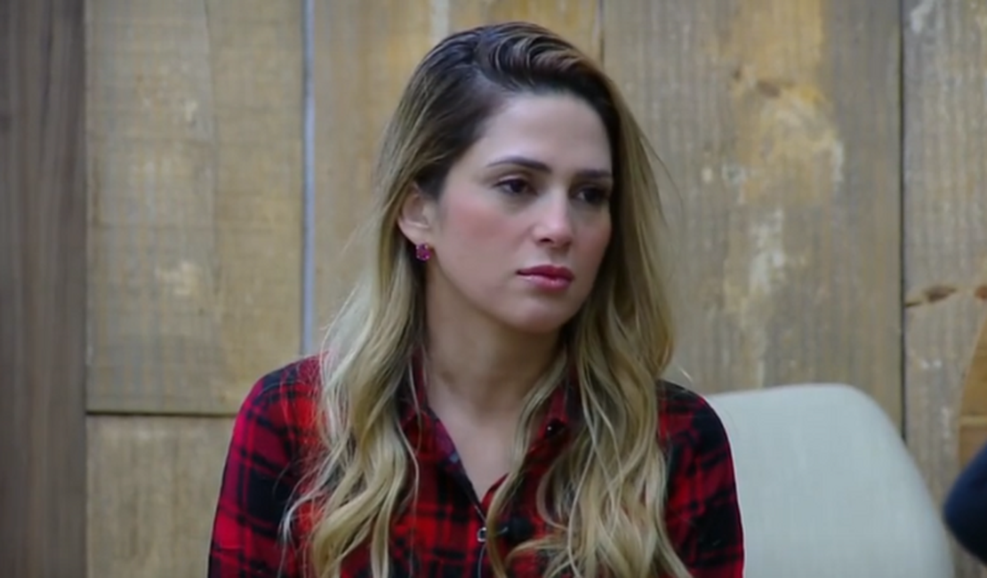 A Fazenda: Depois de briga feia com Gabi Prado, Nadja Pessoa toca o sino e choca peões
