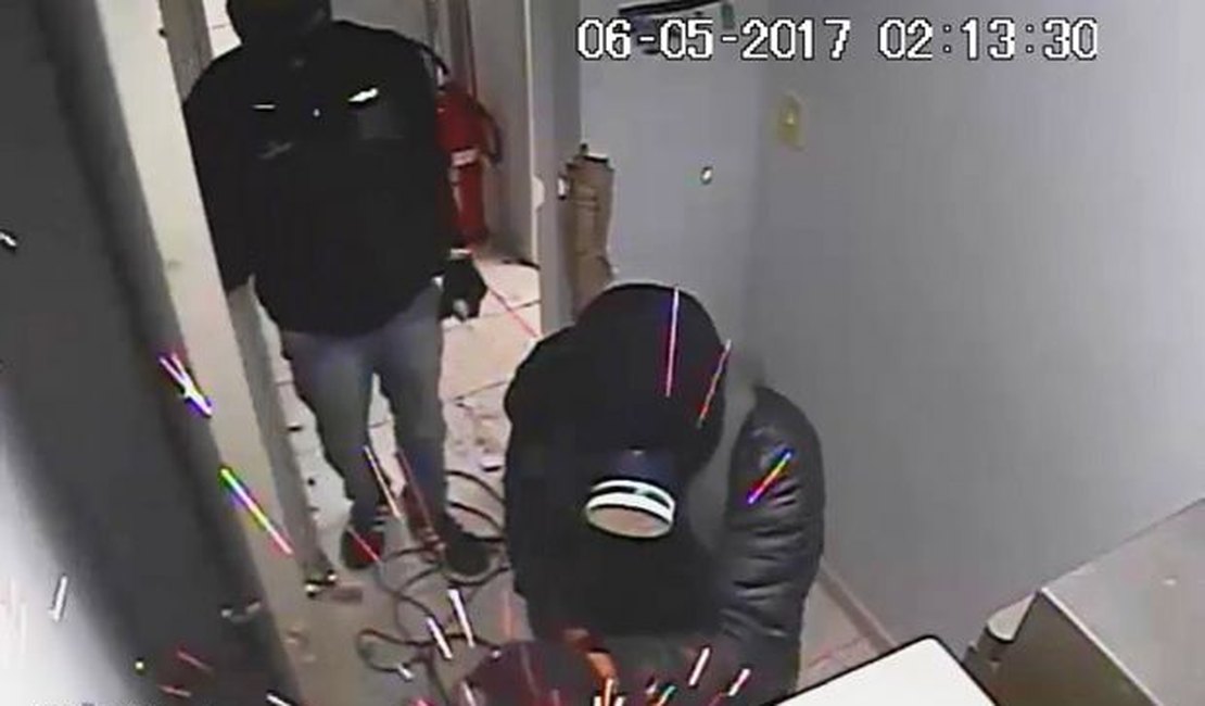 Polícia divulga imagens de tentativa de assalto a banco no interior de Alagoas