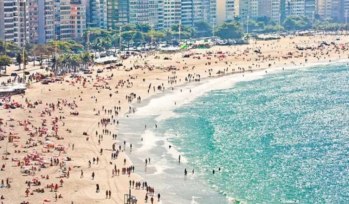 Golpe do milho: ambulante é preso em Copacabana por cobrar R$ 1 mil de turistas