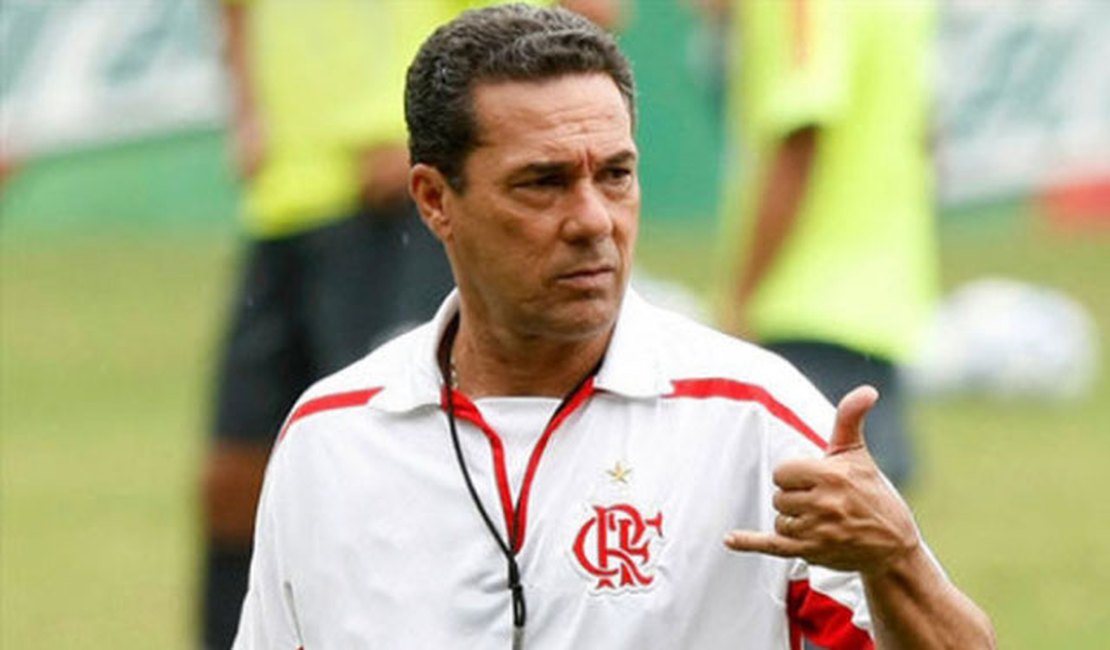 Luxemburgo chega ao Flamengo e cobra 'sacrifício' dos jogadores