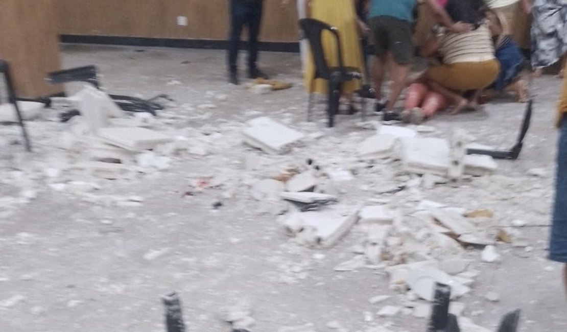 Teto desaba durante casamento em clube militar e deixa feridos em Maceió