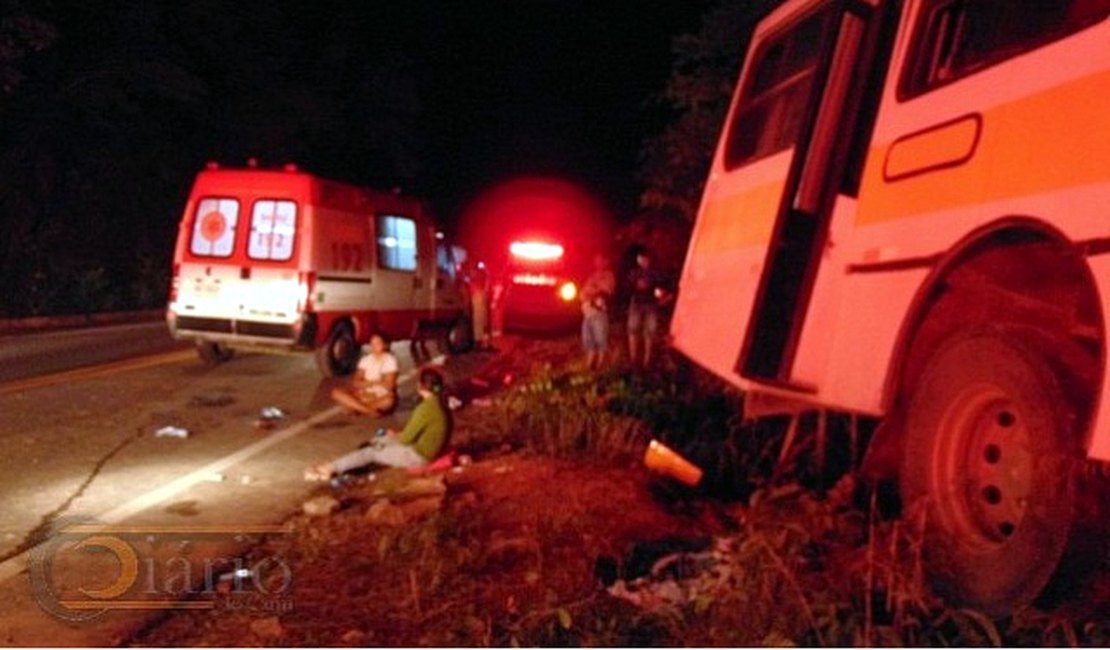 Romeiros de Arapiraca ficam feridos em acidente com ônibus no Ceará