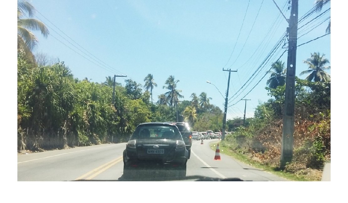 Trânsito nas saídas de Maceió é intenso no segundo dia de carnaval