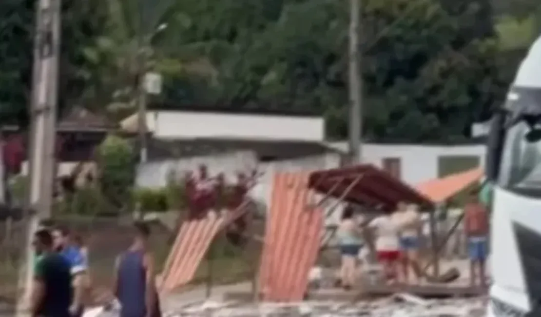 Idoso atropelado por carreta em Messias segue em estado grave e está internado no HGE, em Maceió