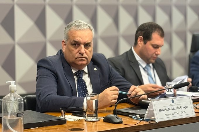 Alfredo Gaspar questiona CGU sobre ter retardado a suspensão do SINDNAPI (de irmão do Lula) e da CONAFER, mesmo apontadas em fraudes bilionárias no INSS