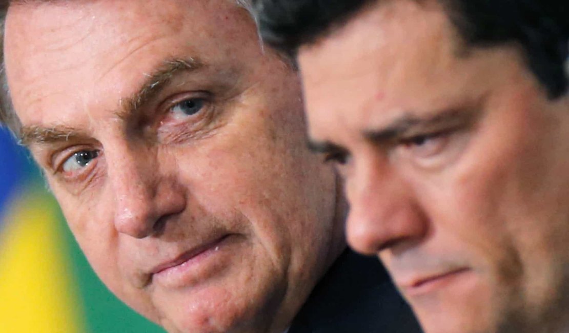 Bolsonaro avalia divulgar áudios e mensagens de conversas com Moro
