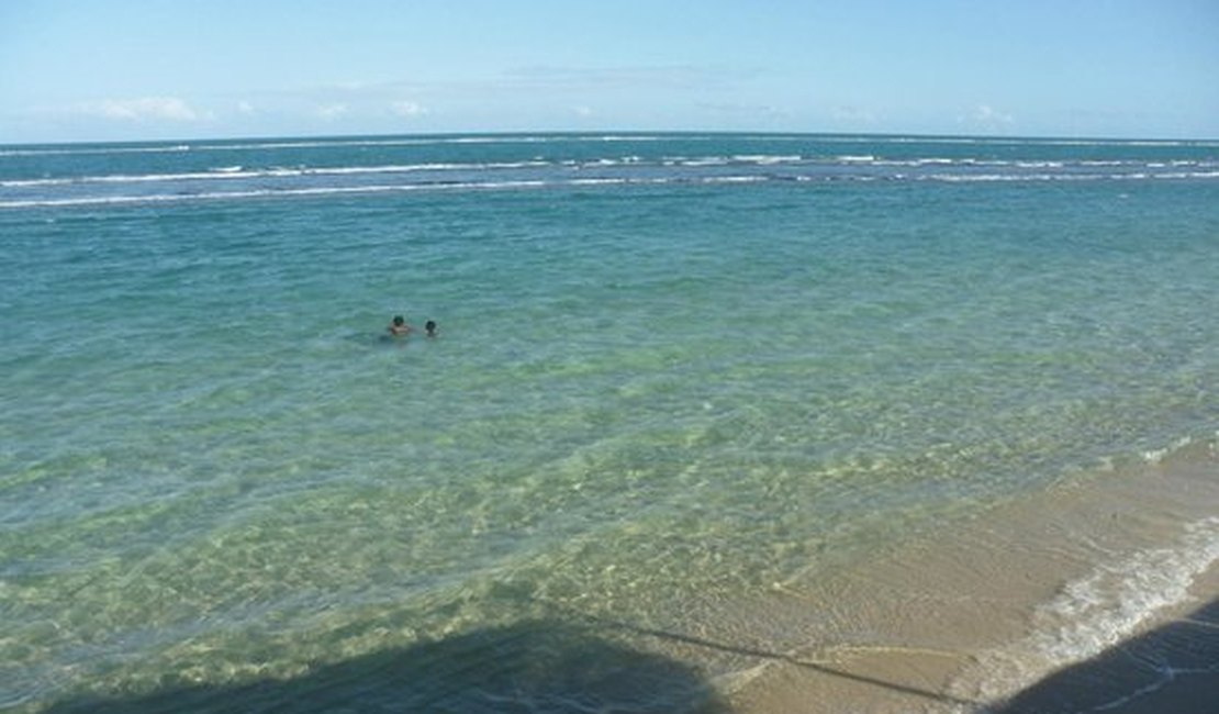 Barco Naufraga E Pescador Morre Afogado Na Praia Do Saco Em Marechal