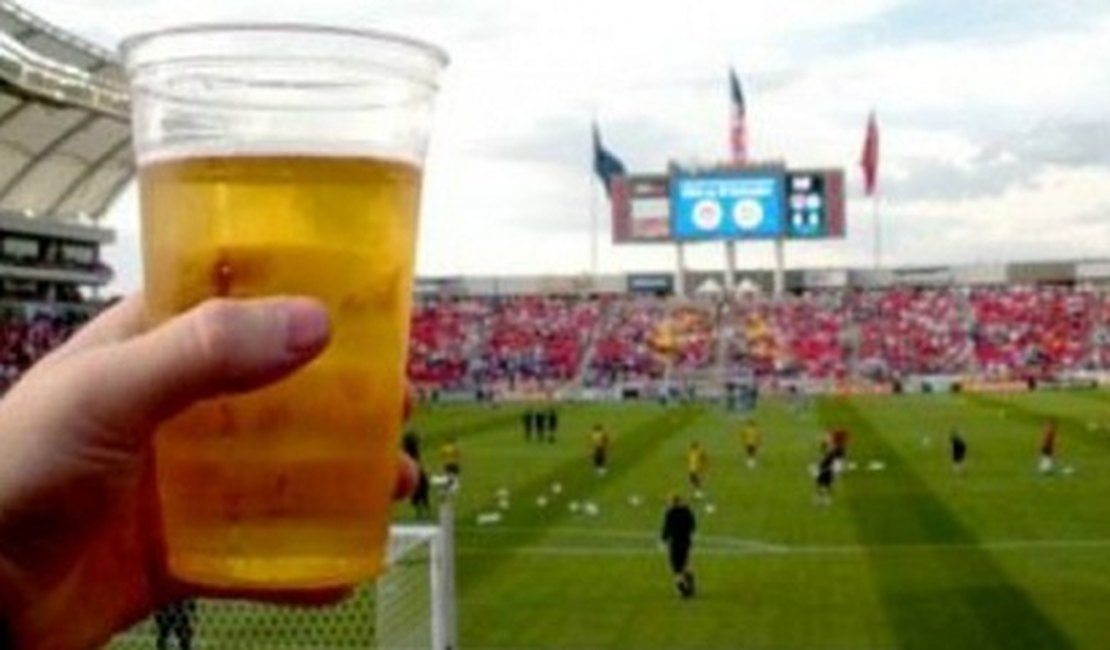 Câmara de Maceió derruba veto de Rui à comercialização de bebidas alcoólicas nos estádios
