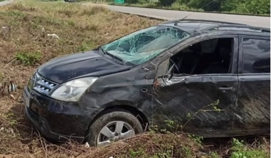 Motorista de carro de passeio fica ferido após acidente na AL 220, em Craíbas