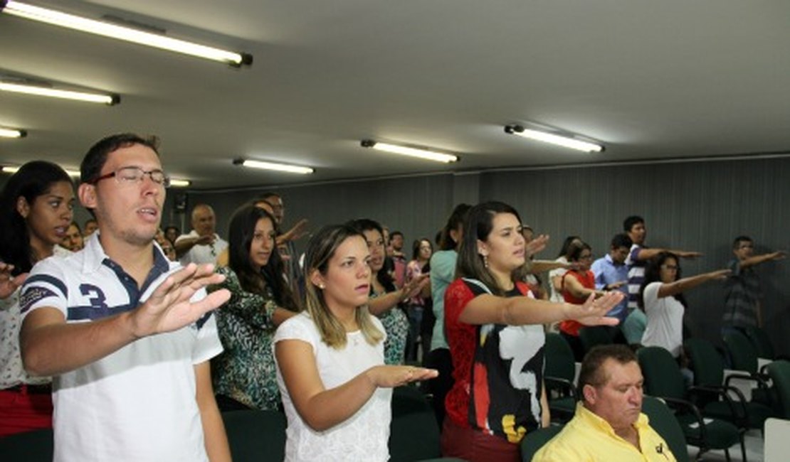 Novos servidores da Educação são empossados em Arapiraca