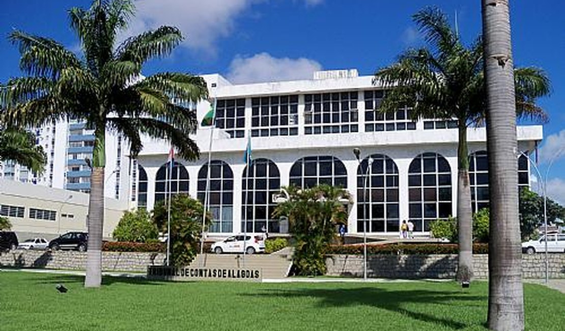 MP de Contas representa contra 16 Prefeitos por graves ilegalidades na despesa com pessoal