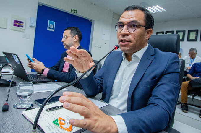 'Não há plano para privatizar a Casal', diz secretário Vitor Pereira