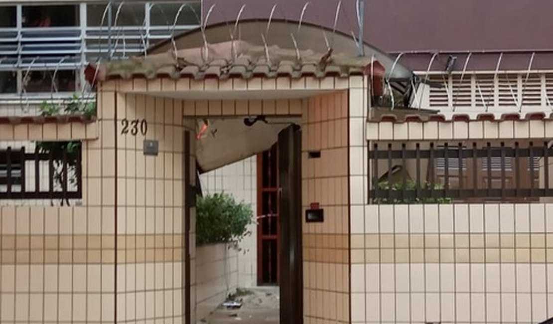 Idoso de 74 anos que foi socorrido com vida após queda do 8º andar morre em SP