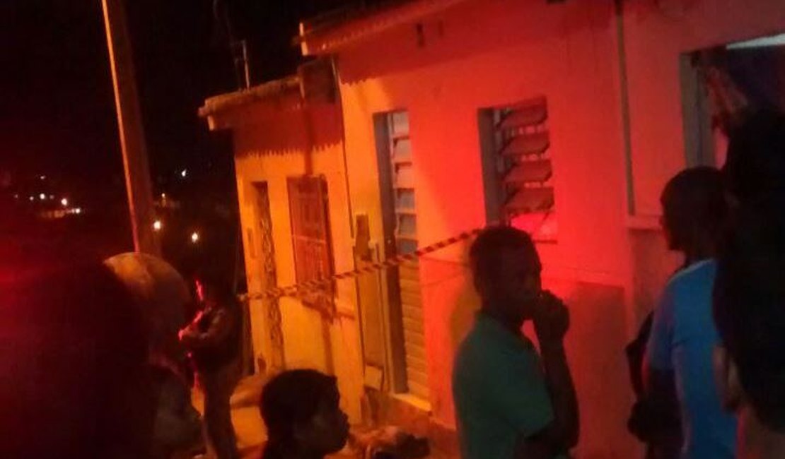 Idoso é assassinado com vários tiros no Manoel Teles, em Arapiraca