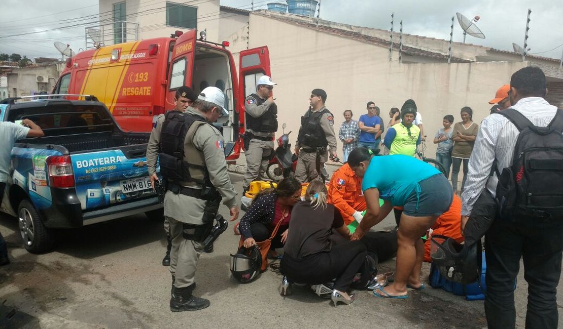 Mulher não respeita sinalização e provoca acidente em cruzamento de vias em Arapiraca
