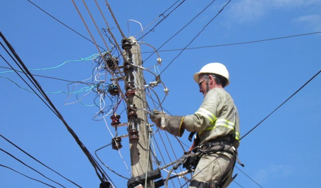 Governador sanciona lei que impede corte de água e energia durante o fim de semana