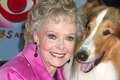 June Lockhart, atriz de ‘Lassie’ e ‘Perdidos no Espaço’, morre aos 100 anos