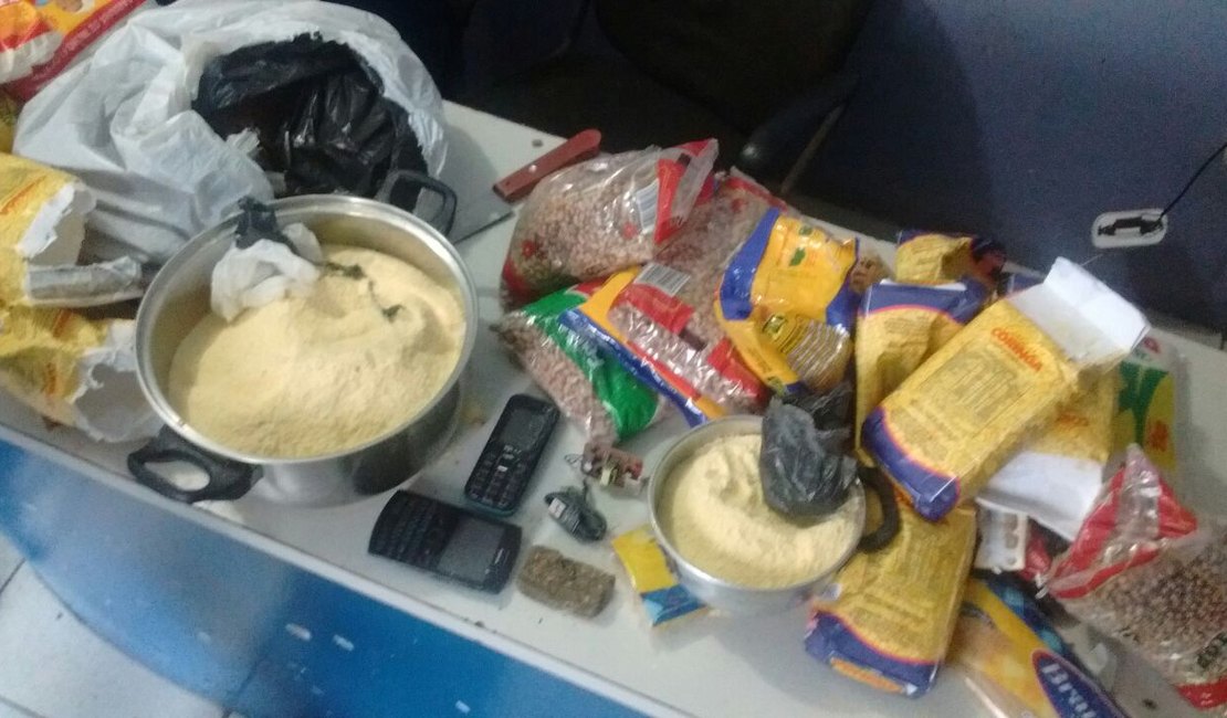 Agentes impedem entrada de celular e droga no Presídio do Agreste