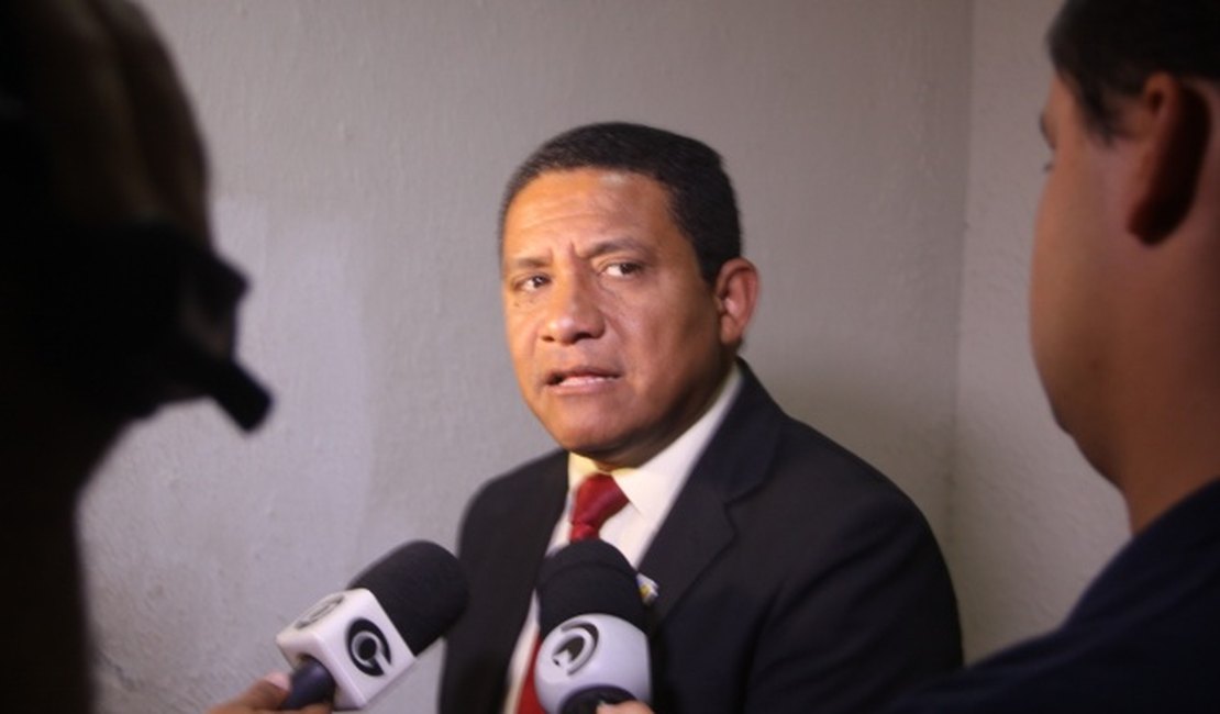 Prefeito emite nota de repúdio a violência contra criança morta pelo pai em Palmeira
