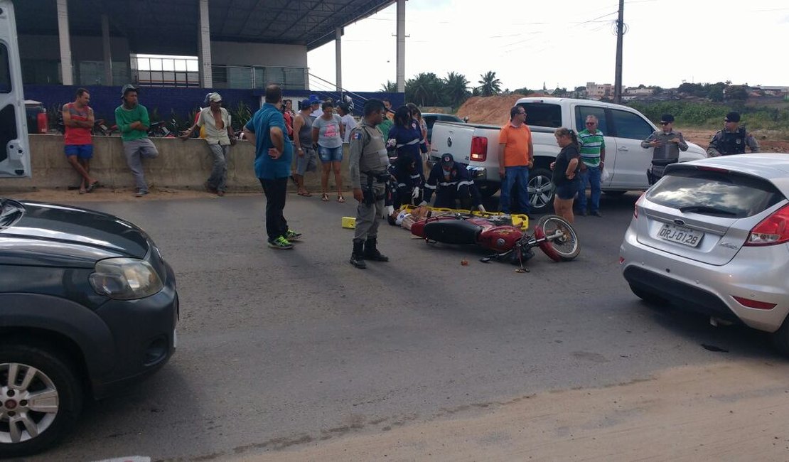 Homem fica ferido em colisão com veículo de passeio na 110, em Arapiraca