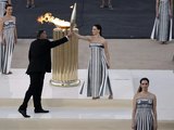Organizadores recebem chama olímpica em Atenas antes do revezamento
