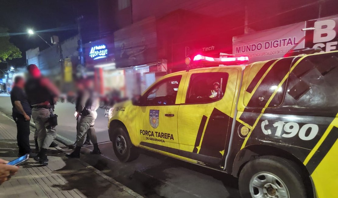Jovens são detidos após furto de fraldas em farmácia no Centro de Arapiraca