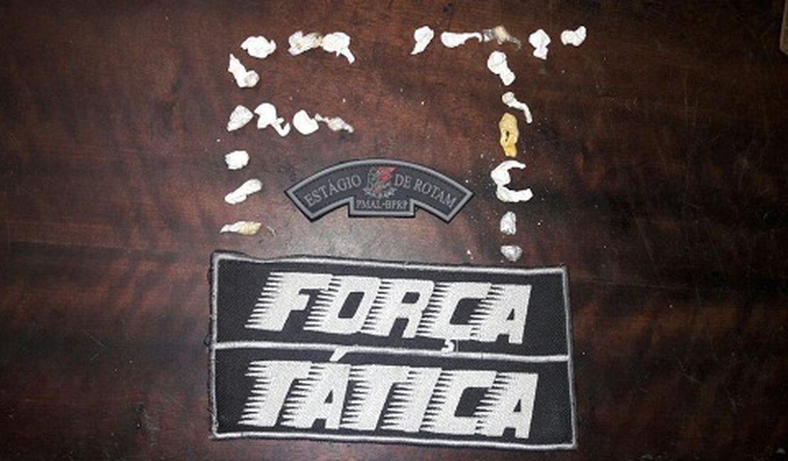 PM prende suspeito com 23 pedras de crack dentro da boca, em Arapiraca