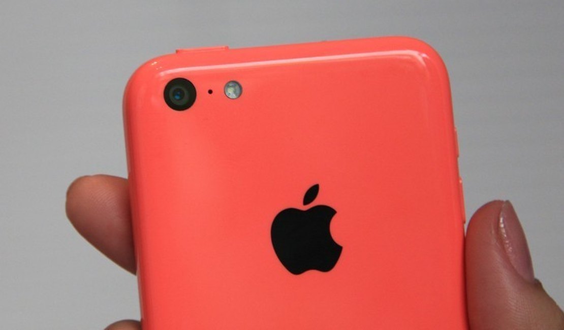 iPhone 5C será abandonado pela Apple, diz site; celular não tem sensor de digitais