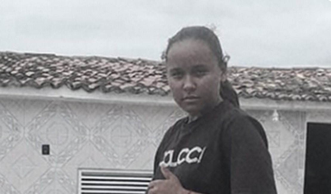 Adolescente de 14 anos colide moto contra árvore e morre em Piranhas