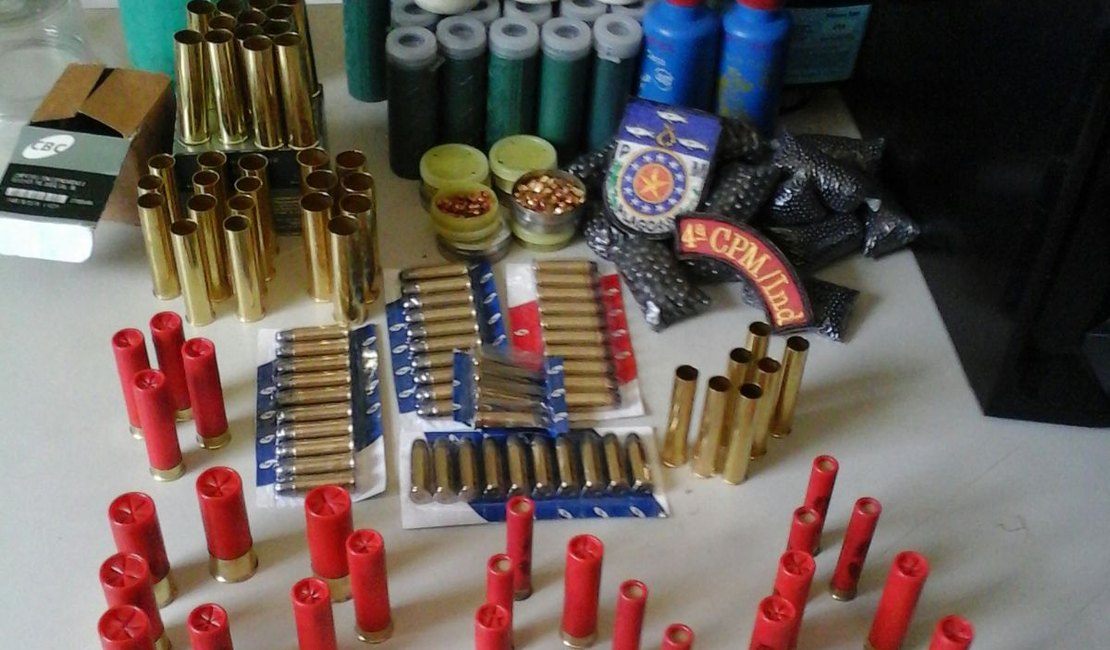 Suspeita de fabricar e vender munições é presa em Viçosa