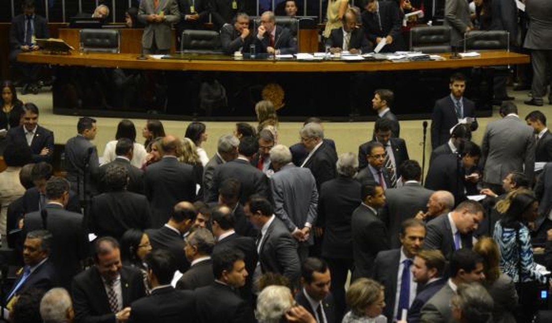 Câmara rejeita criação de cotas para mulheres no Legislativo