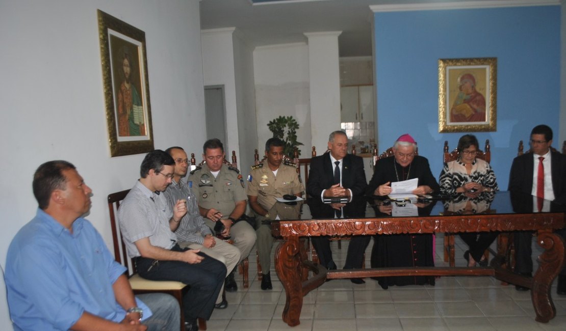 Coletiva com Bispo Dom Valério discute violência nas igrejas