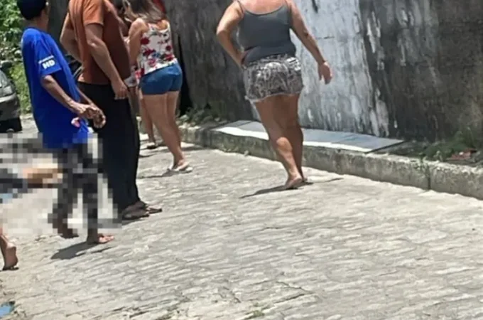 Jovem, supostamente envolvido com o tráfico, é morto a tiros na parte alta de Maceió