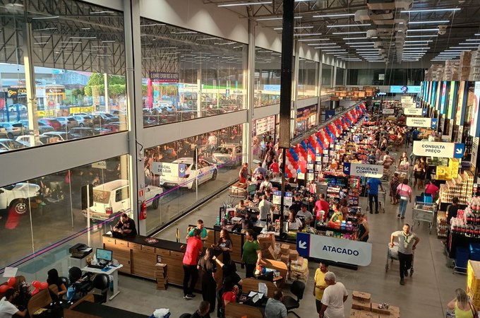 Dia J do Jomart Atacarejo acontece nesta sexta com ofertas imperdíveis em todos os setores