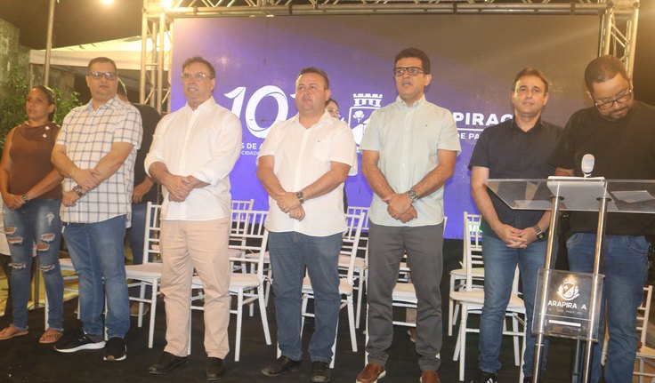 Luciano Barbosa entrega 25 ruas pavimentadas e anuncia 100 novas casas para famílias de catadores em Arapiraca; assista