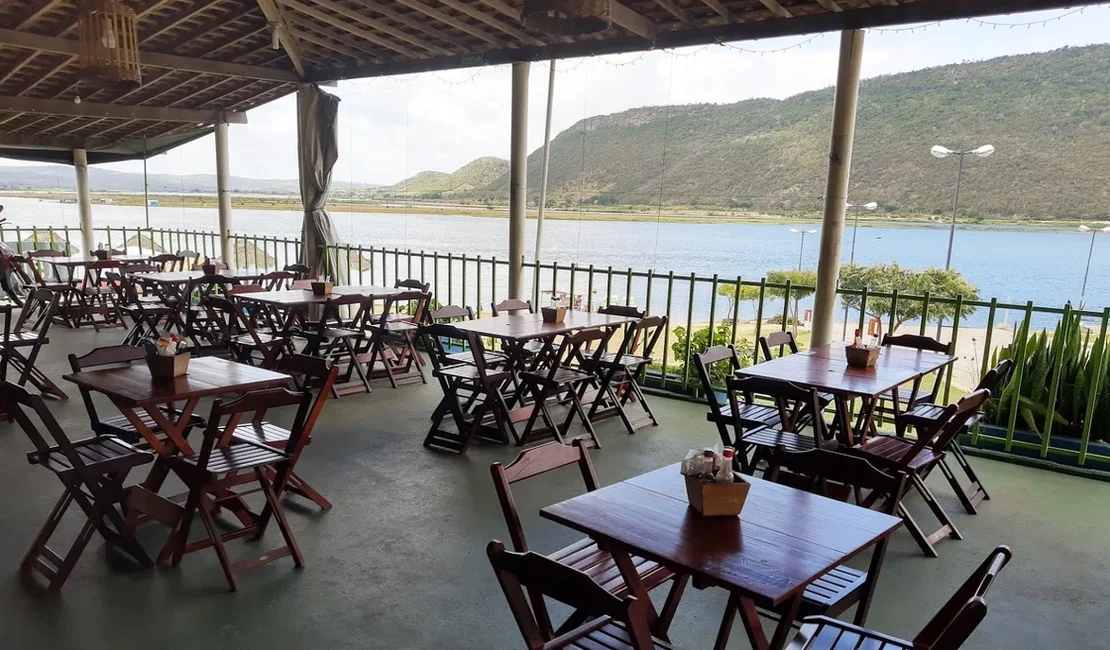 Homem efetua disparos de arma de fogo em bar de Traipu e ameaça policiais militares