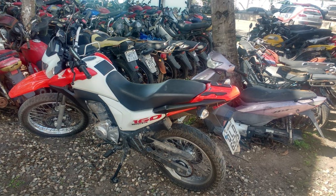 Moto roubada ontem é encontrada hoje no bairro Cacimbas, em Arapiraca