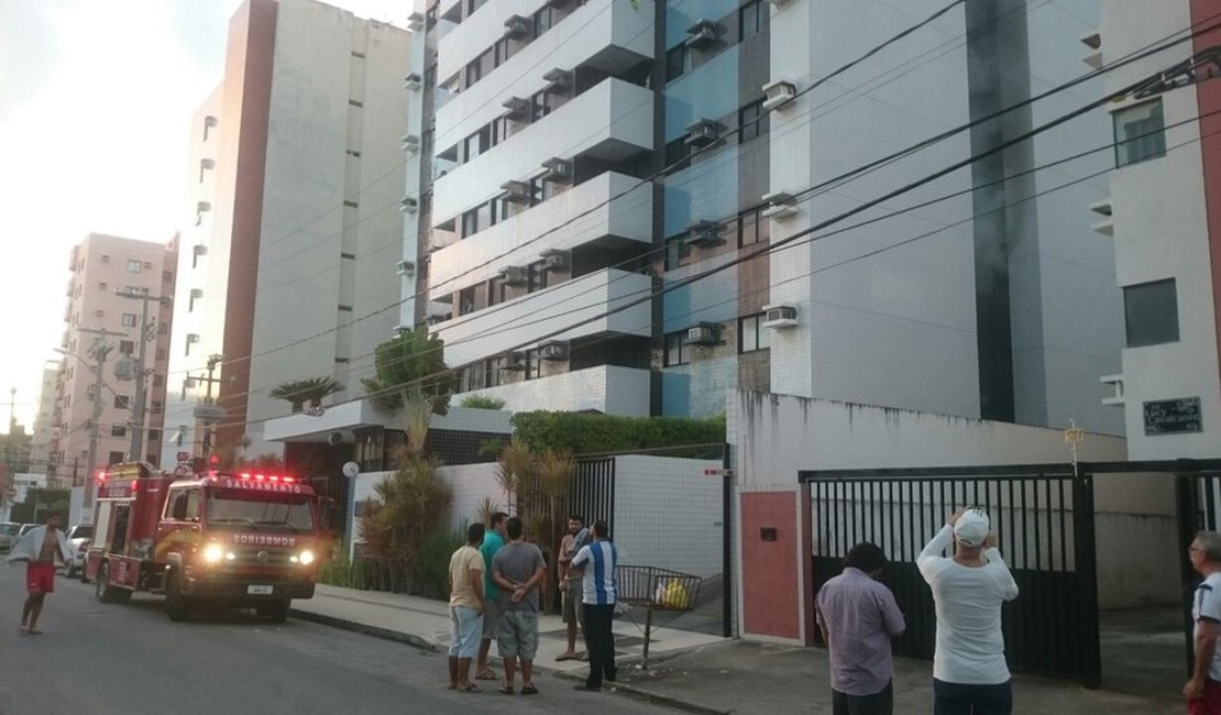 Incêndio atinge apartamento no bairro da Jatiúca, em Maceió