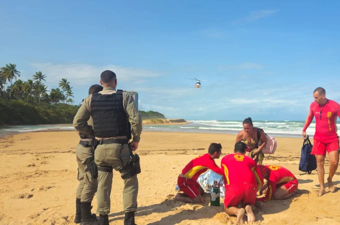 Homem é resgatado inconsciente após se afogar em praia de Maceió