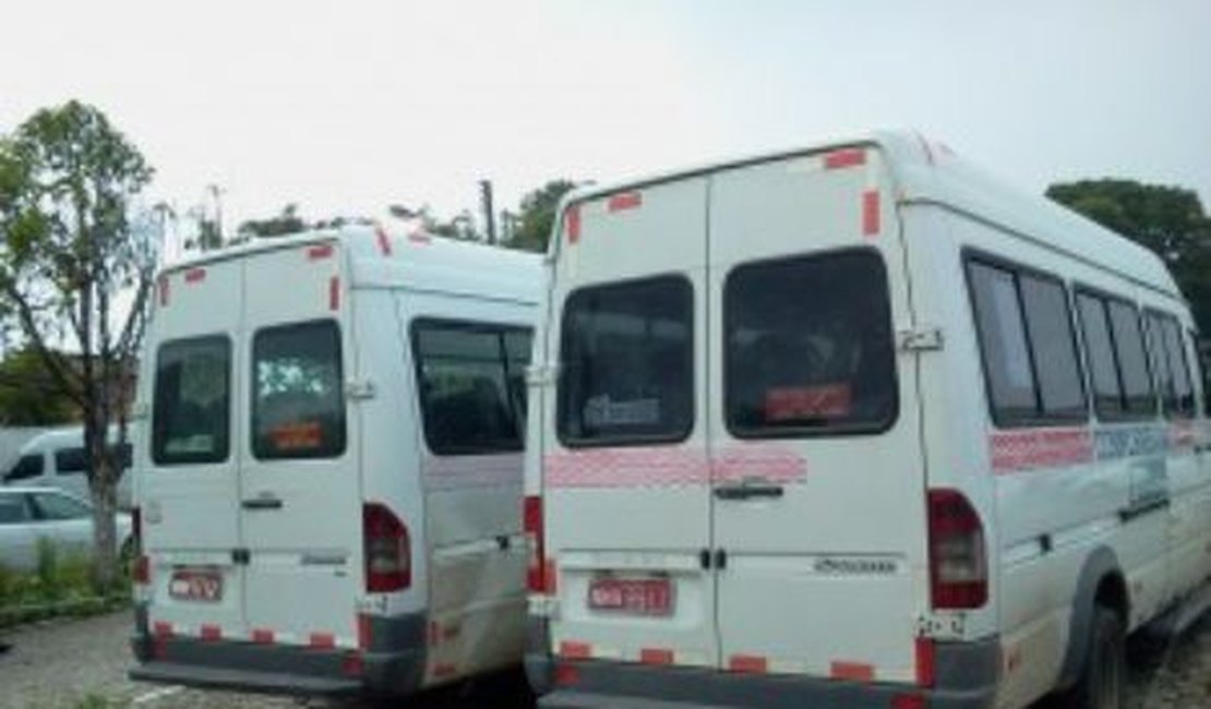 Transportadores de vans fazem protesto e bloqueiam AL-220