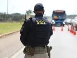 Colisão traseira envolvendo duas carretas é registrada na BR-101, em Rio Largo