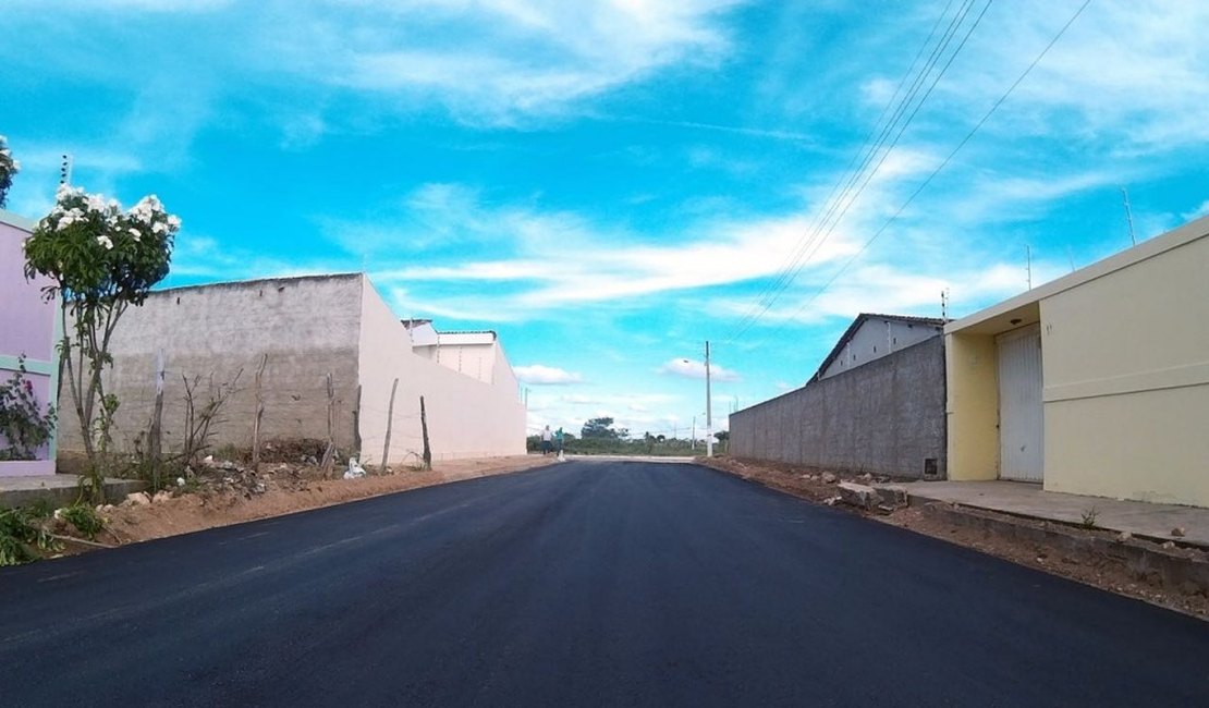 Prefeitura asfalta novas ruas do bairro Cavaco em Arapiraca