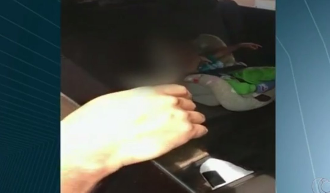 Bebê achado sozinho em carro após morte dos pais é entregue aos avós