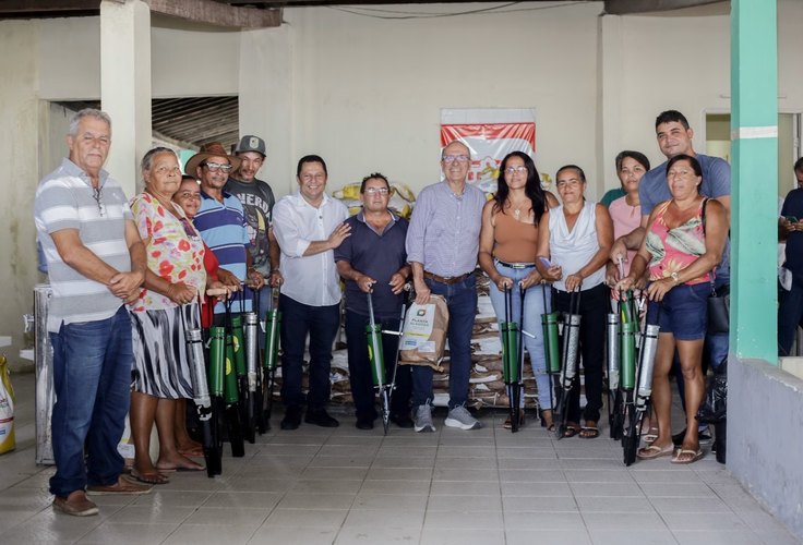 Programa Planta Alagoas entrega mais de quatro toneladas de sementes em Penedo