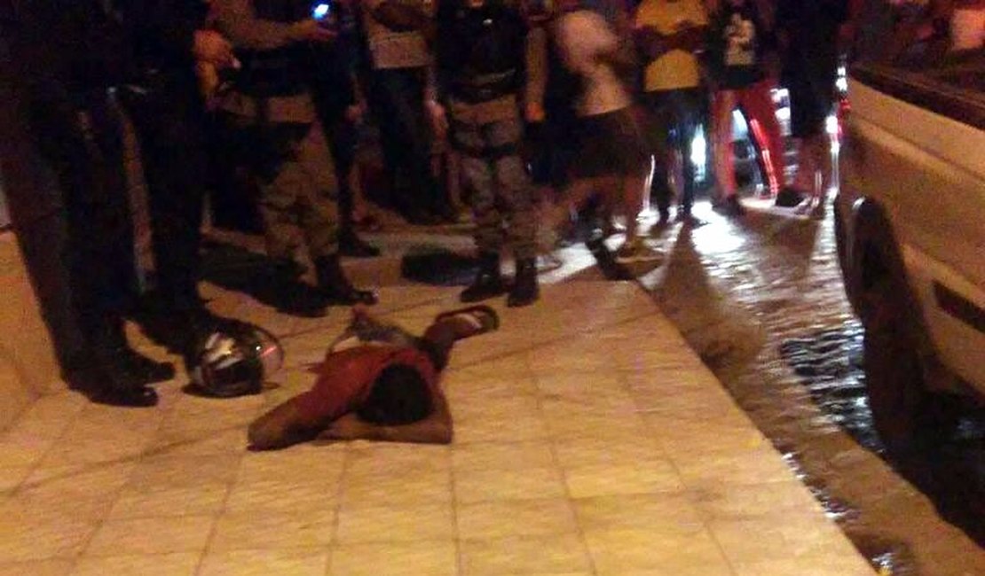 Vítima reage a assalto e dois criminosos são baleados em Arapiraca