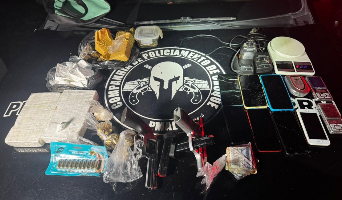 Companhia de Choque da PM apreende armas de fogo, munições e mais de 3 Kg de drogas, em Maceió