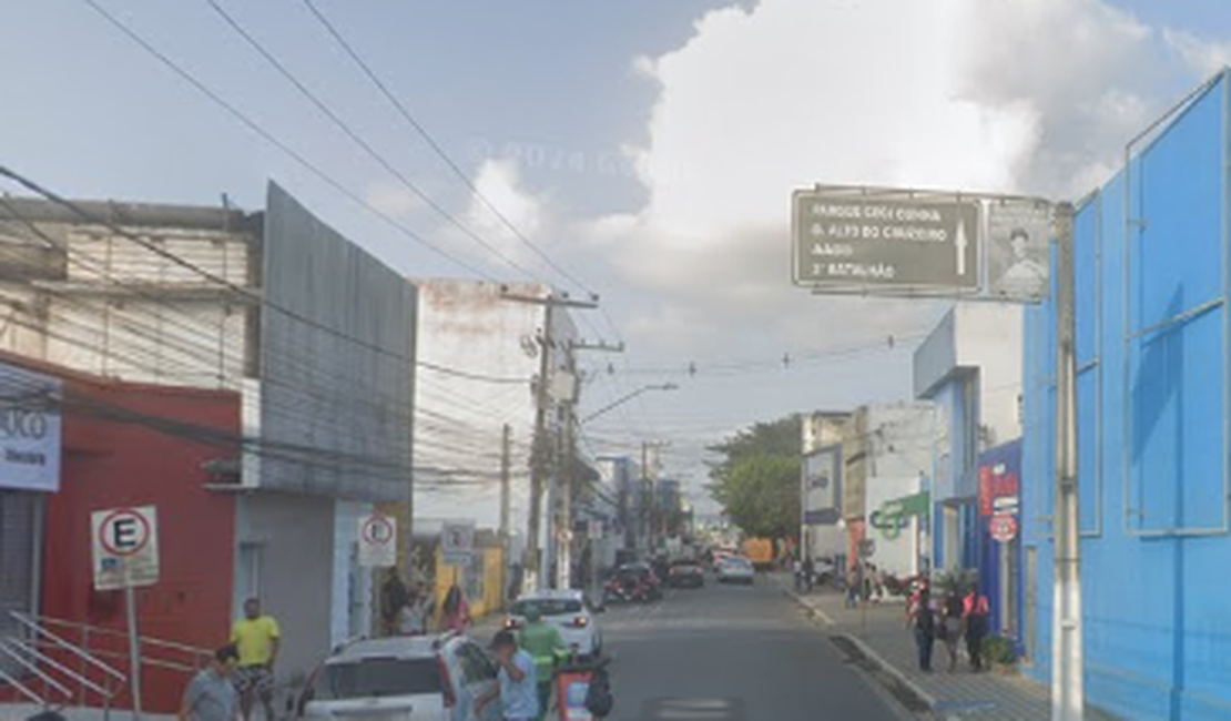 Residência à venda volta a ser invadida por ladrões no Centro de Arapiraca