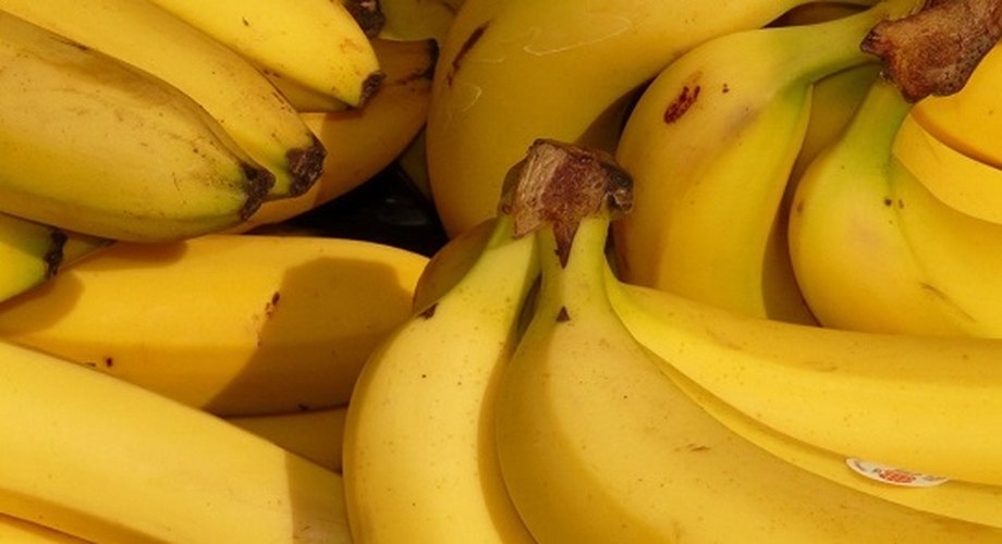 Sobremesa: Bolo de Banana com Calda de Caramelo